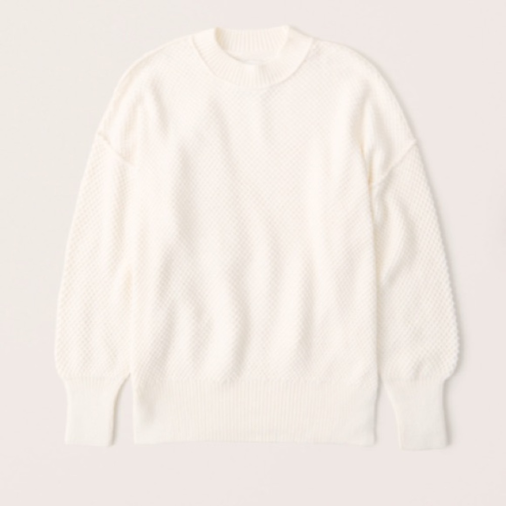 MUST GO‼️ Abercrombie & Fitch Oversized Knit Crew Sweater, Cream, Small